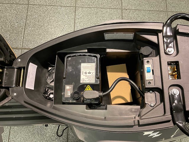 2022 escoo bayesa e-scooter - afbeelding 9 van  10