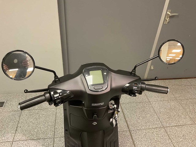 2022 escoo bayesa e-scooter - afbeelding 1 van  11