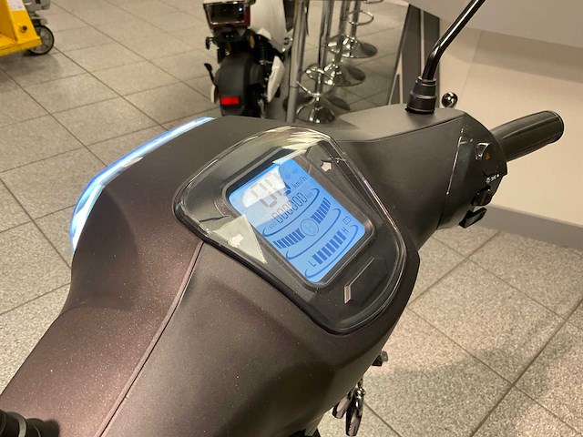 2022 escoo bayesa e-scooter - afbeelding 1 van  1