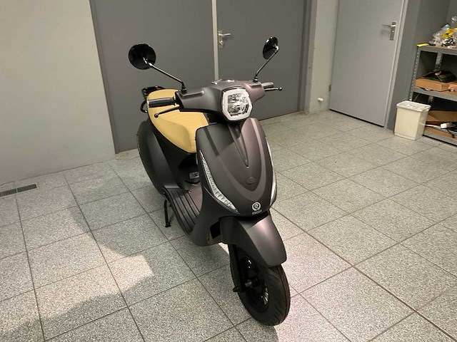 2022 escoo bayesa e-scooter - afbeelding 1 van  6