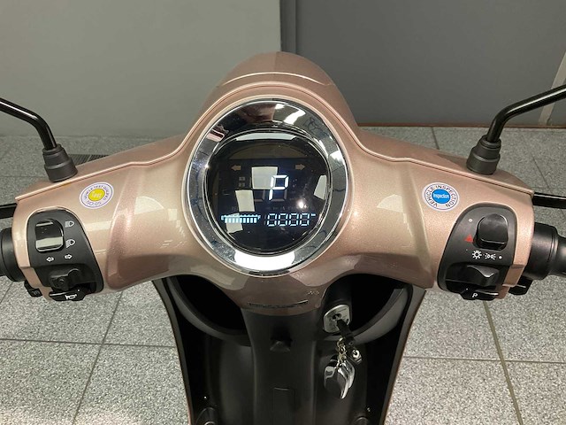 2022 escoo biënto e-scooter - afbeelding 10 van  11
