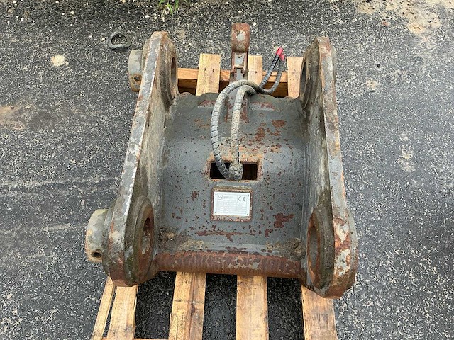 2022 eurosteel ec250el hydraulische snelwissel - afbeelding 6 van  9