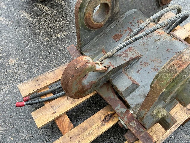 2022 eurosteel ec250el hydraulische snelwissel - afbeelding 9 van  9