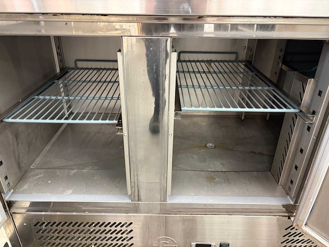 2022 gastro inox - 1000100026282 - rvs koelwerkbank met saladiere - afbeelding 4 van  6