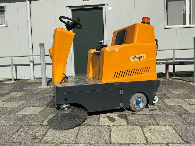2022 hippo s1150 zelfrijdende veegmachine - afbeelding 8 van  14