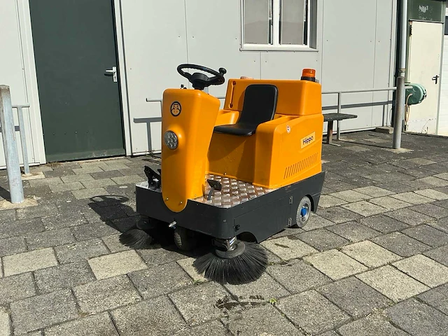 2022 hippo s1150 zelfrijdende veegmachine - afbeelding 9 van  14