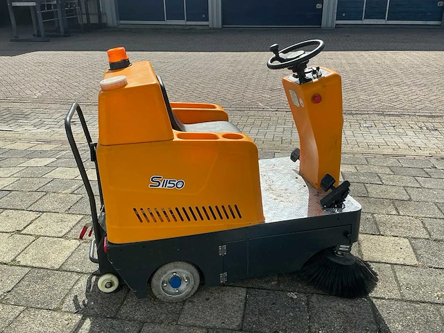 2022 hippo s1150 zelfrijdende veegmachine - afbeelding 11 van  14