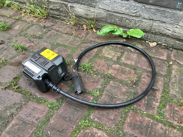 2022 husqvarna blitz adapter accu's en laders - afbeelding 1 van  3