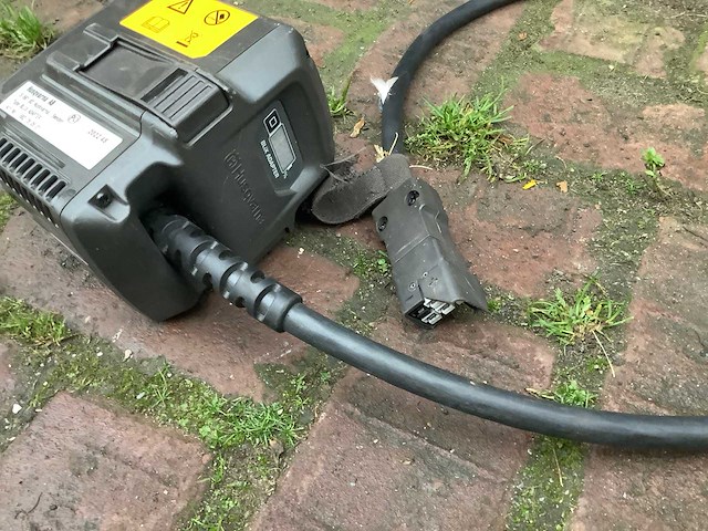 2022 husqvarna blitz adapter accu's en laders - afbeelding 3 van  3