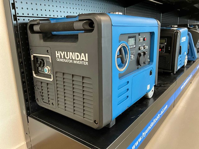 2022 hyundai hy4500sei generator inverter - 4kw - afbeelding 1 van  8