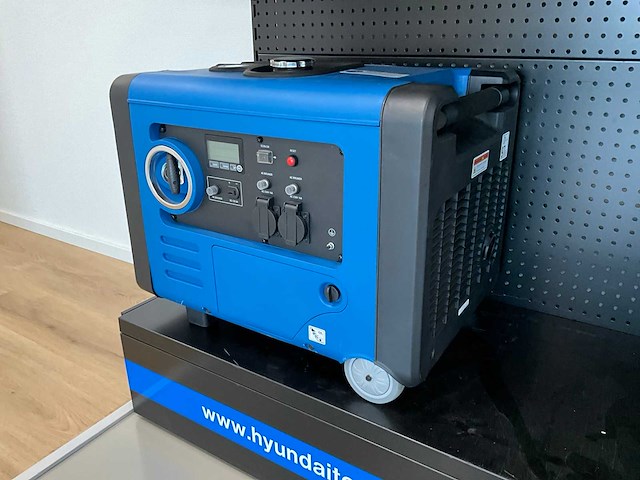 2022 hyundai hy4500sei generator inverter - 4kw - afbeelding 2 van  8