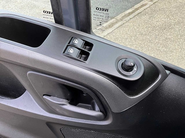 2022 iveco daily 35s18 3.0 luchtvering / automaat bedrijfswagen v-95-lfr - afbeelding 8 van  18