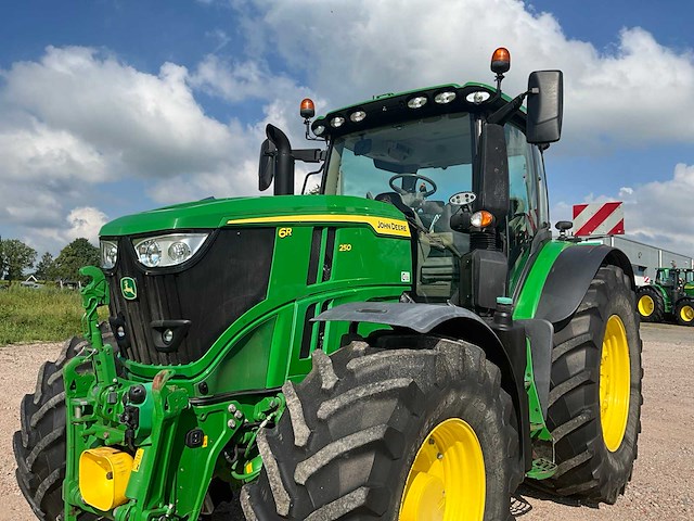 2022 john deere 6r 250 vierwielaangedreven landbouwtractor - afbeelding 2 van  59