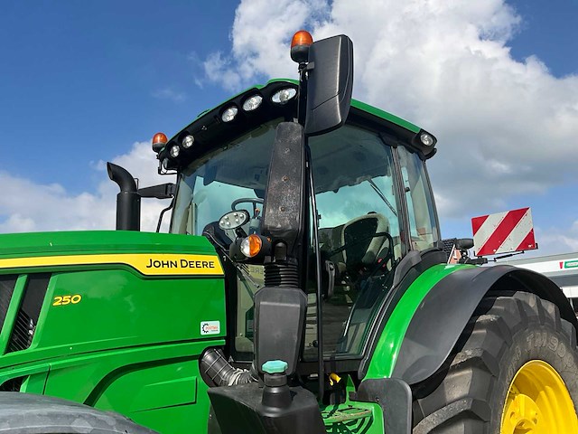 2022 john deere 6r 250 vierwielaangedreven landbouwtractor - afbeelding 18 van  56