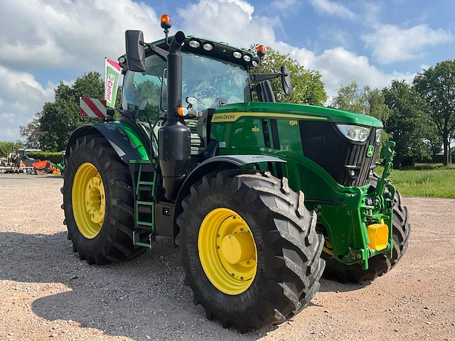 2022 john deere 6r 250 vierwielaangedreven landbouwtractor - afbeelding 3 van  56