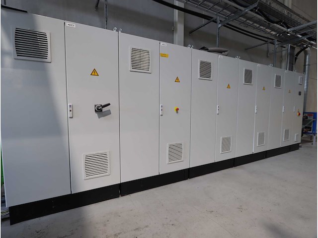 2022 kroenert rol-tot-rol coating en lamineerlijn - afbeelding 22 van  40