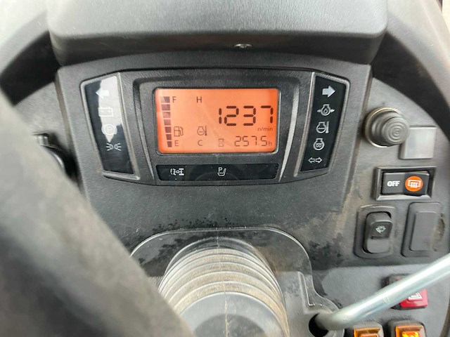 2022 kubota b2261 vierwielaangedreven landbouwtractor - afbeelding 10 van  48