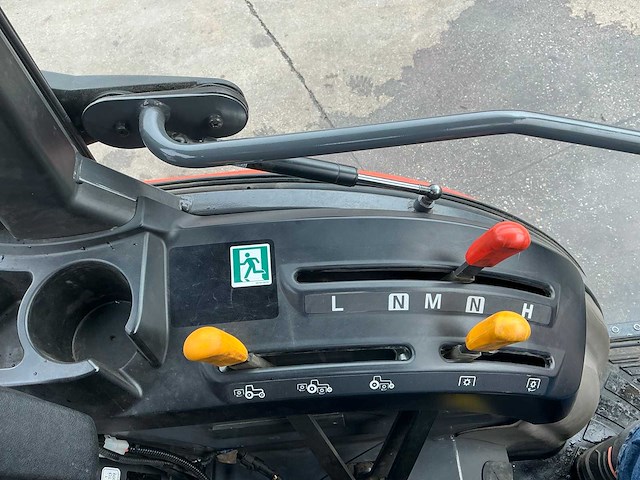 2022 kubota b2261 vierwielaangedreven landbouwtractor - afbeelding 16 van  48