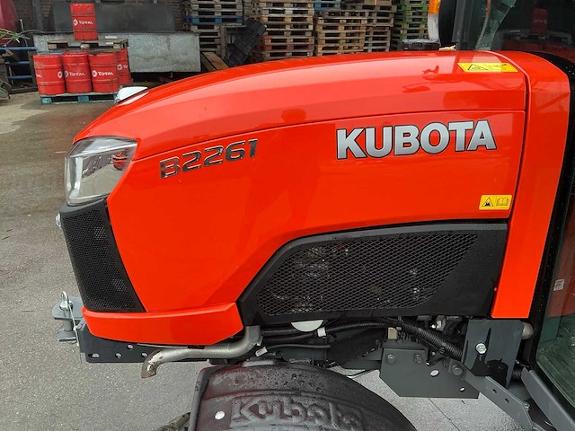 2022 kubota b2261 vierwielaangedreven landbouwtractor - afbeelding 22 van  48