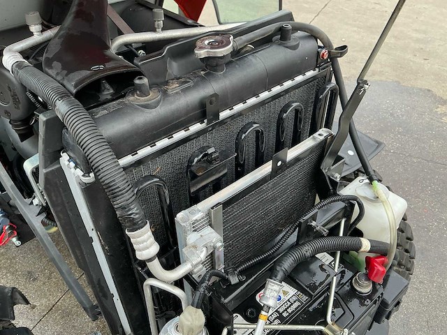 2022 kubota b2261 vierwielaangedreven landbouwtractor - afbeelding 32 van  48