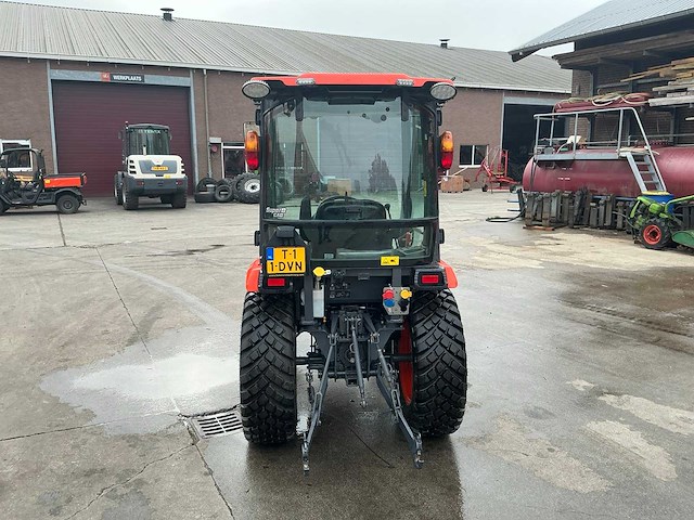 2022 kubota b2261 vierwielaangedreven landbouwtractor - afbeelding 3 van  48