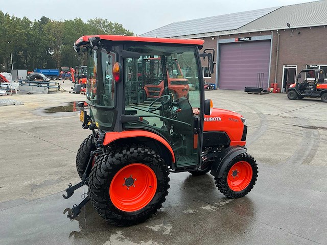 2022 kubota b2261 vierwielaangedreven landbouwtractor - afbeelding 4 van  48