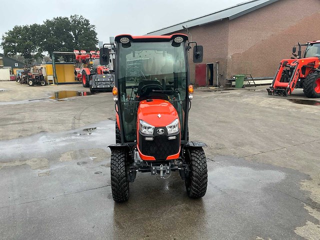 2022 kubota b2261 vierwielaangedreven landbouwtractor - afbeelding 6 van  48