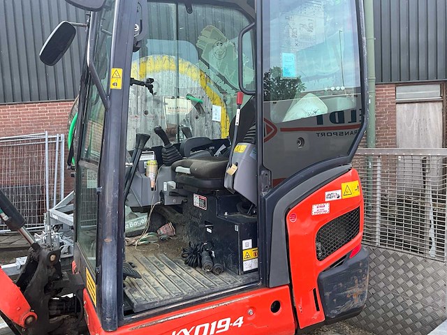 2022 kubota kx019 minigraafmachine met machinetransporter - afbeelding 14 van  16