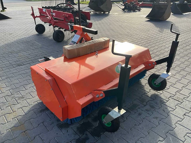 2022 lefa sp-150 straatveegmachine - afbeelding 4 van  7