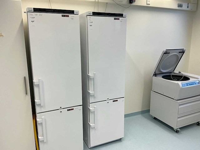 2022 liebherr lcv 4010 mediline laboratorium koelkast/vriezer combinatie - afbeelding 1 van  13