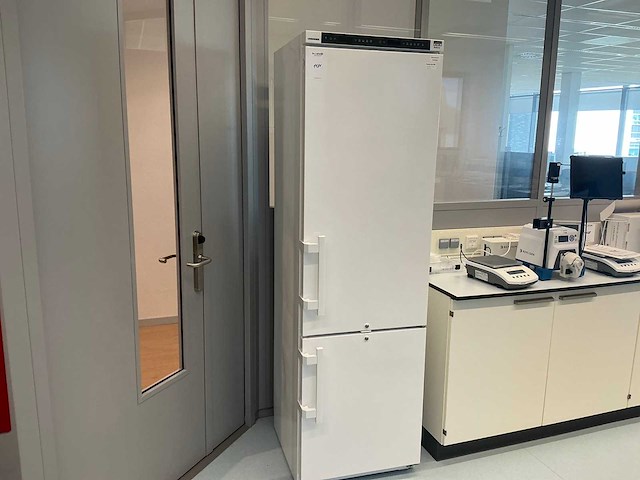 2022 liebherr lcv 4010 mediline laboratorium koelkast/vriezer combinatie - afbeelding 1 van  8