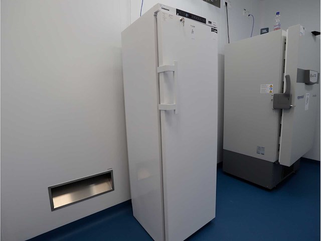 2022 liebherr lkv 3910 mediline laboratoriumkoelkast - afbeelding 1 van  12