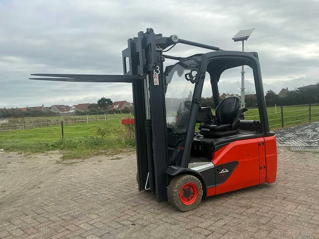 2022 linde e16l-02 vorkheftruck - afbeelding 18 van  19