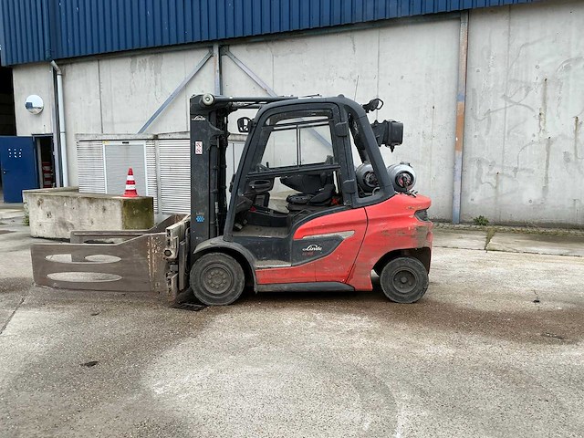 2022 linde h35t-01 heftruck met cascade balenklem - afbeelding 9 van  13