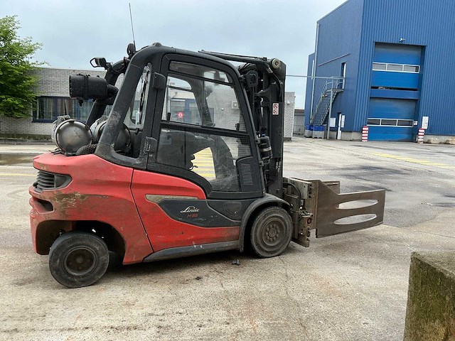 2022 linde h35t-01 heftruck met cascade balenklem - afbeelding 12 van  13