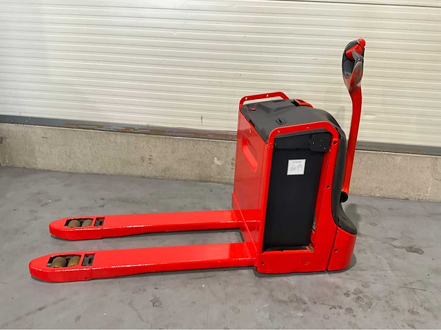 2022 linde t18 elektrische palletwagen 1800kg accu’s 2025 - afbeelding 2 van  9