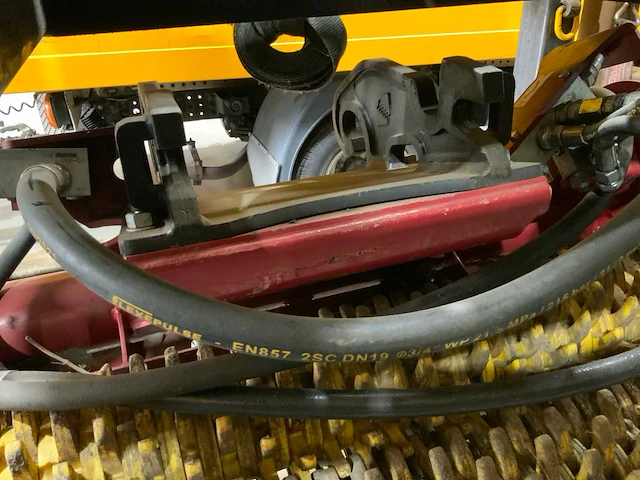 2022 lloyd rs4-9 snelwissel hydraulische zeefbak - afbeelding 2 van  11