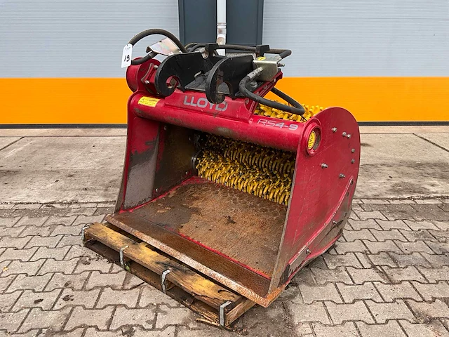 2022 lloyd rs4-9 snelwissel hydraulische zeefbak - afbeelding 1 van  11