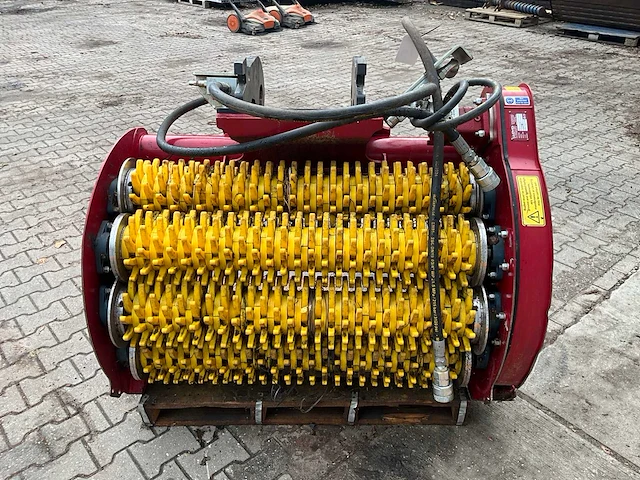 2022 lloyd rs4-9 snelwissel hydraulische zeefbak - afbeelding 6 van  11