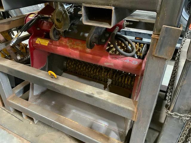 2022 lloyd rs4-9 snelwissel hydraulische zeefbak - afbeelding 9 van  11