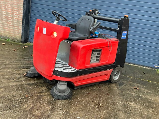 2022 maclean buster1300te zelfrijdende veegmachine - afbeelding 10 van  17