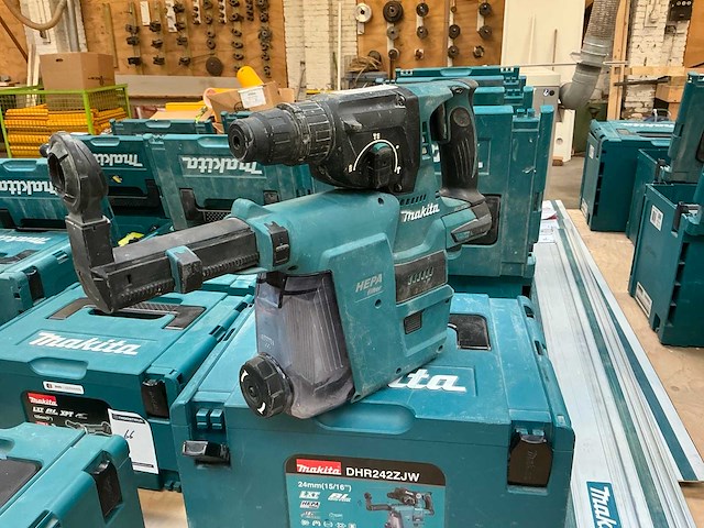 2022 makita dhr242 combihamer met stofafzuiging - afbeelding 2 van  3