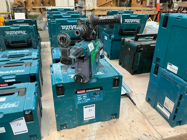 2022 makita dhr242 combihamer met stofafzuiging - afbeelding 1 van  4
