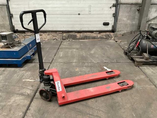 2022 manutan hand hydraulische palletwagen - afbeelding 1 van  9