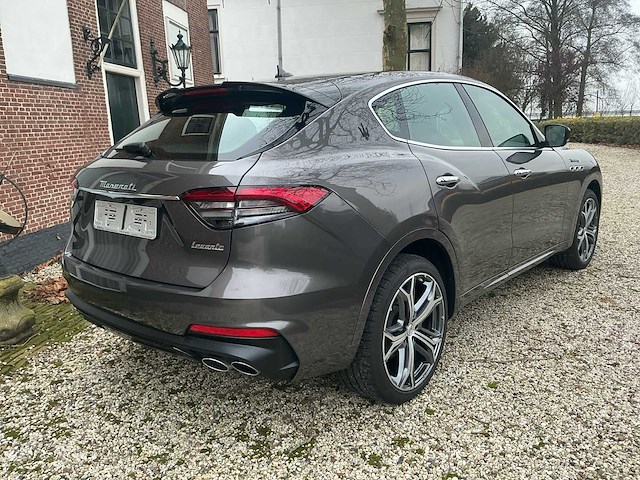 2022 maserati levante modena s 3.0 v6 personenauto - afbeelding 44 van  47