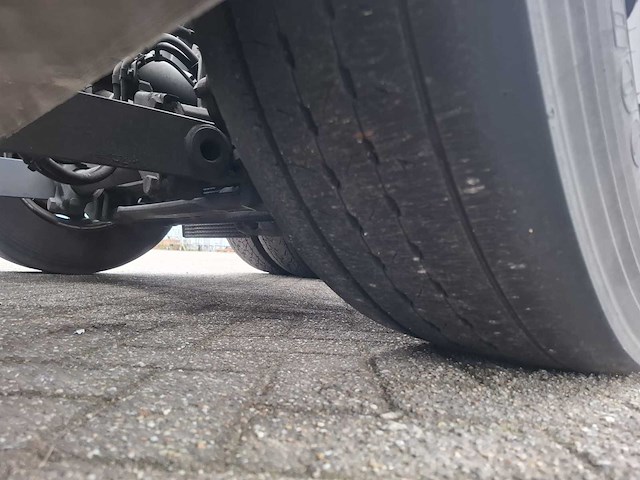 2022 mercedes-benz actros 2545 6x2 gigaspace vrachtwagen - afbeelding 19 van  35