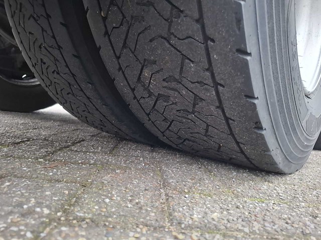 2022 mercedes-benz actros 2545 6x2 gigaspace vrachtwagen - afbeelding 24 van  35