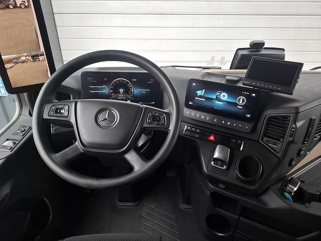 2022 mercedes-benz actros 2545 6x2 gigaspace vrachtwagen - afbeelding 4 van  35