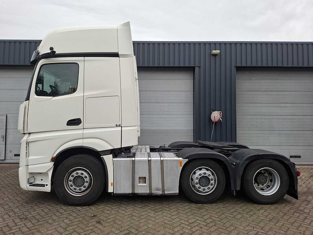 2022 mercedes-benz actros 2545 6x2 gigaspace vrachtwagen - afbeelding 30 van  35