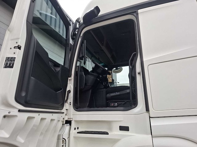 2022 mercedes-benz actros 2545 6x2 gigaspace vrachtwagen - afbeelding 33 van  35